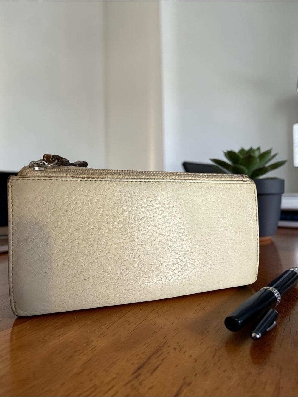 Vintage Coach Cream Leather Wallet with Brown Buckle Strap Y2K - Picture 2 of 13